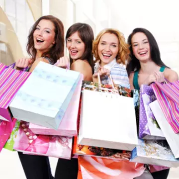 Haine mai ieftine cu 70% la reducerile de sezon