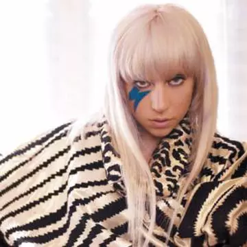 Dieta Lady Gaga: whisky şi yoga
