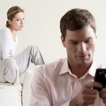 Ce te mai ţine lângă un bărbat după ce te-a înşelat?