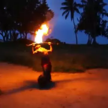 Video: dansul cuţitelor de foc