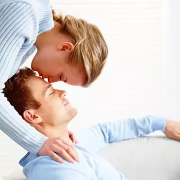 Află ce reguli prăfuite trebuie să încalci în cuplu!