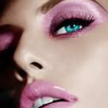 Video: Cum să îţi faci un machiaj colorat de primăvară