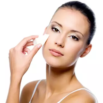 5 produse cosmetice de care nu ai nevoie!