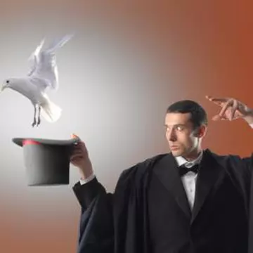 "Românii au talent" - cum se schimbă hainele în câteva secunde