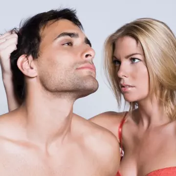 Scene de gelozie: când îl flatezi şi când îl exasperezi