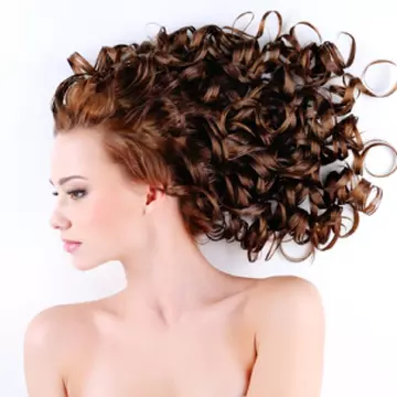 5 stiluri de coafuri care te fac să arăţi mai tânără