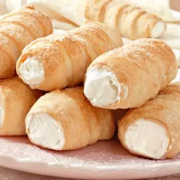 Cornuleţe cu cremă de vanilie