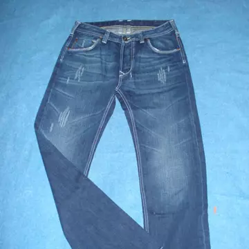 Bărbaţii şi blugii: ţi-ai găsit perechea potrivită?