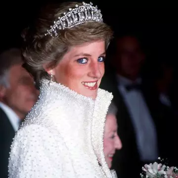 50 de ani de la naşterea lui Lady Di. Viaţa ei în imagini