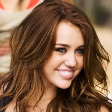 Celebrităţi ucise de... internet!