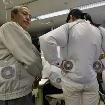 Jacheta cu aer condiţionat şi alte invenţii trăsnite pentru vară