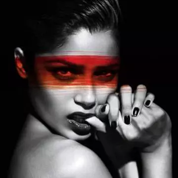 Freida Pinto, sexy în revista "Interview"!