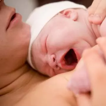 Naşterea, la fel de traumatizantă ca războiul