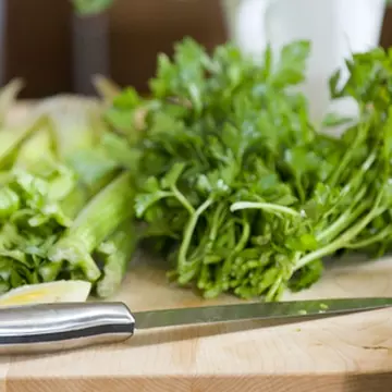 Pătrunjelul, un medicament mai puţin cunoscut