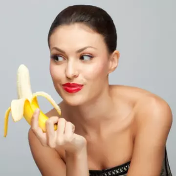 5 jocuri erotice care includ sexul oral