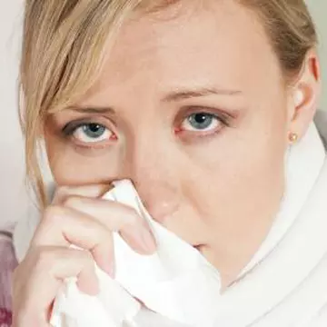 Fereşte-te de răceală şi gripă! Soluţii pentru întărirea sistemului imunitar