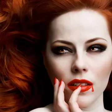 Jocuri erotice de Halloween: cum faci sex cu un vampir