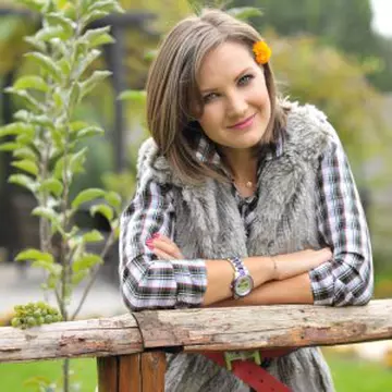 Melania Medeleanu - punct şi de la capăt