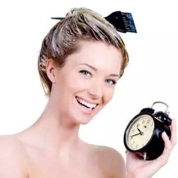 Vopseaua de păr, pericol de alergii grave! Vezi cum te protejezi!