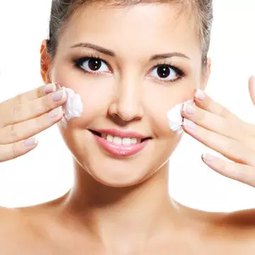 Mituri despre hidratarea tenului