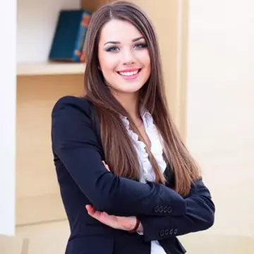Mirela Stelea: cât de extravagantă poate fi o ţinută office