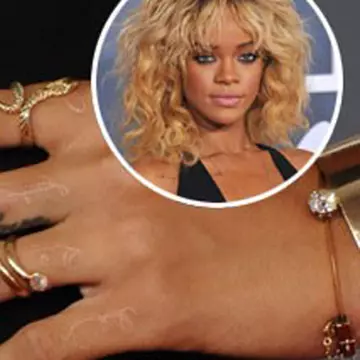 Manichiura Rihannei de la Grammy a costat 5000$ 