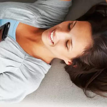 De ce le place femeilor să vorbească la telefon