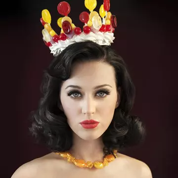 Katy Perry, regina dulciurilor pe coperta noului album