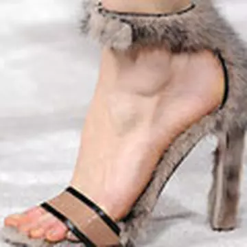 Crazy shoes - Tu ai purta asa ceva?