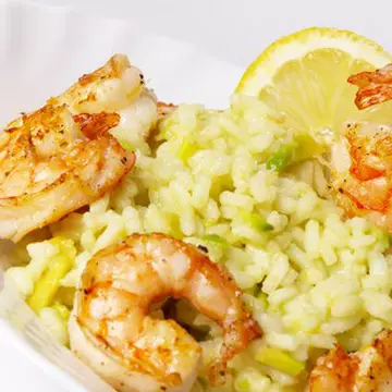 Salată de creveţi cu orez şi citrice