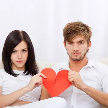 Cum poate fi depăşită trauma divorţului