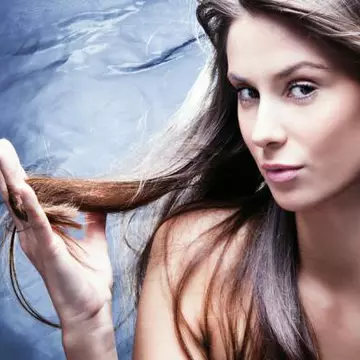 Fire albe, mătreaţă? Vezi ce legătură are părul cu sănătatea ta!