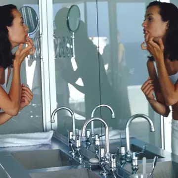 Cum scapi de acnee și de cicatricile pe care le lasă