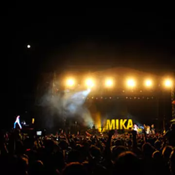 Show electrizant Mika la Orange Summer Party
