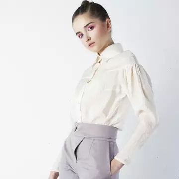 Modă 2012: cum să asortezi stilat cămaşa albă clasică