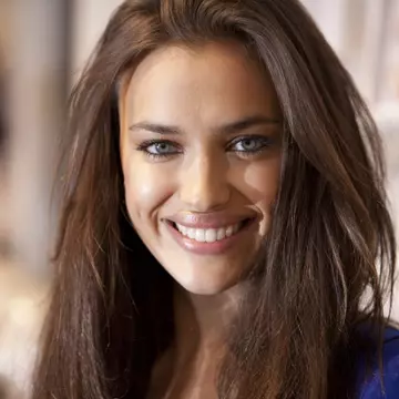 Foto: Irina Shayk poartă sutienul perfect 