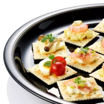 Aperitiv: Ciupercuţe din ouã fierte şi roşii