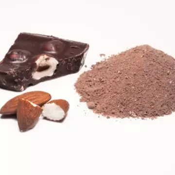 Reţete raw: Ciocolată de casă gătită fără foc