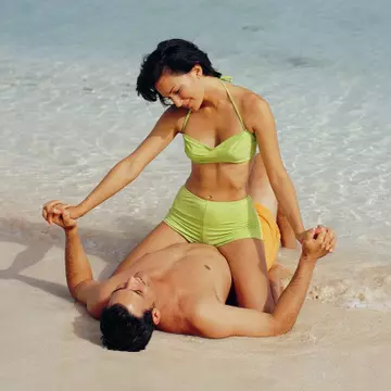 Sex în apă: Este bine sau nu să faci sex în mare?