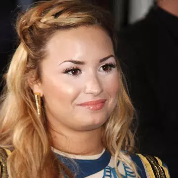 Demi Lovato vrea să-şi facă trupă cu Rihanna!