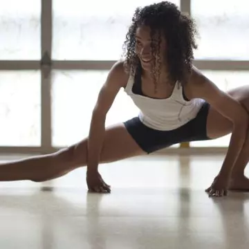 Video: 8 exerciţii simple pentru picioare sexy