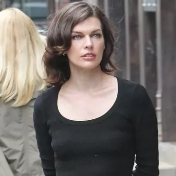 Foto: Probleme "tehnice". Toată lumea i-a văzut fundul Millei Jovovich