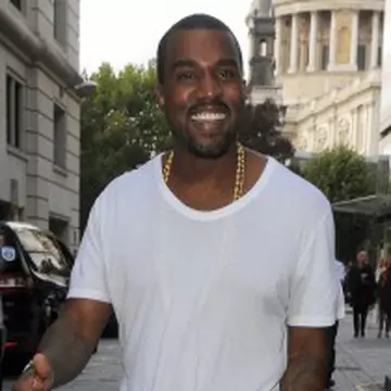 Kanye West s-a certat cu un fan în timpul unui concert!