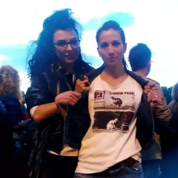 DJ Wanda s-a dezbrăcat în fața a mii de oameni la concertul Linkin Park! 