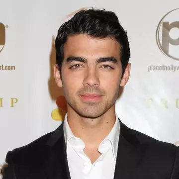Joe Jonas devine mentor! 