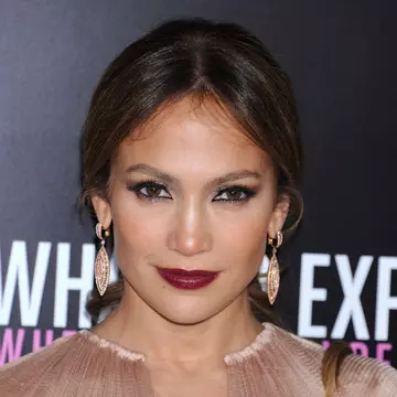 Schimbare de look: J Lo s-a tuns scurt! Vezi cum îi stă!