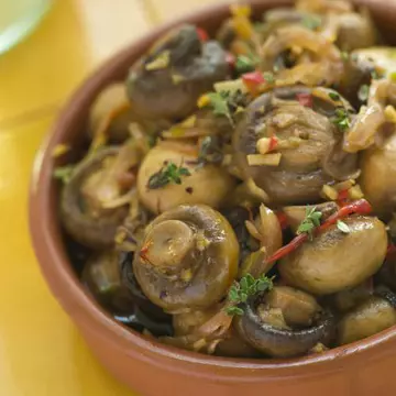 Ciuperci brune în oţet balsamic