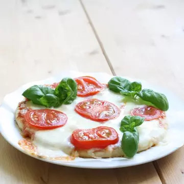 Pizza cu brânză