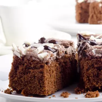 Prăjitură de ciocolată cu sirop de portocale