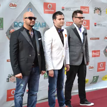 Băieţii de la 3rei Sud Est au purtat haine de 30.000 de lei la Romanian Music Awards